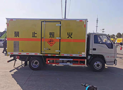 文教镇爆破器材运输车工人安全操作规范与智能技术保障